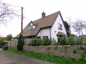 Wisteria Cottage- click for photo gallery